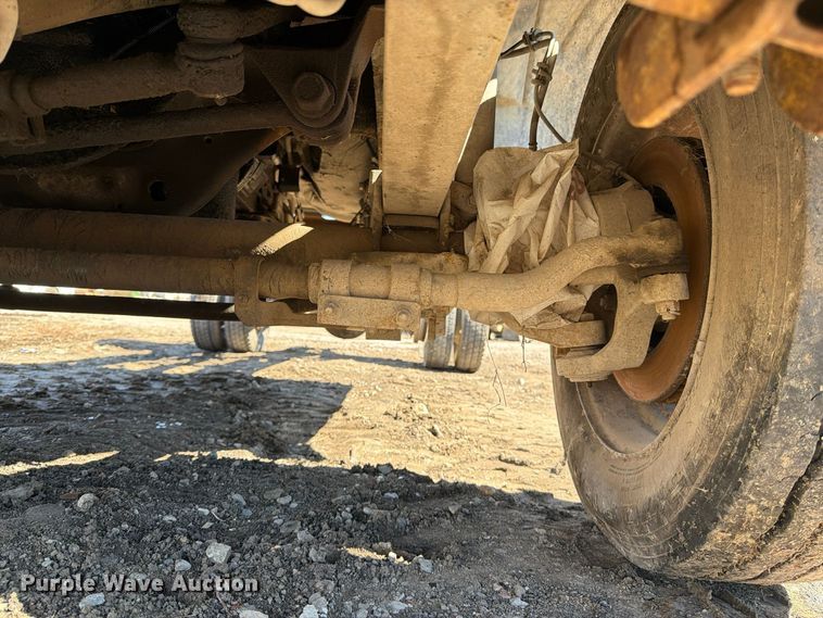 image for item EP3099 2003 Ford F550 Super Duty truck cab and chassis