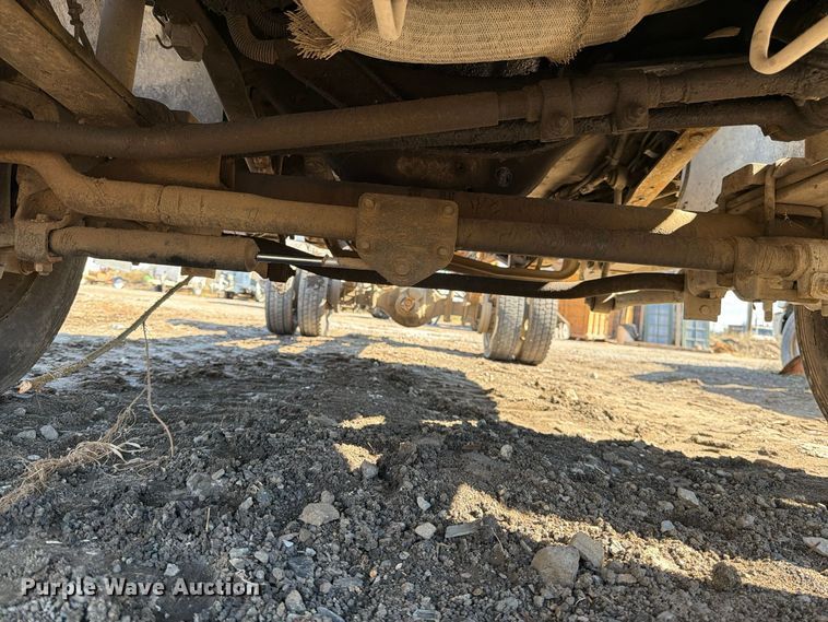 image for item EP3099 2003 Ford F550 Super Duty truck cab and chassis