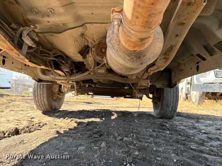 image for item EP3099 2003 Ford F550 Super Duty truck cab and chassis