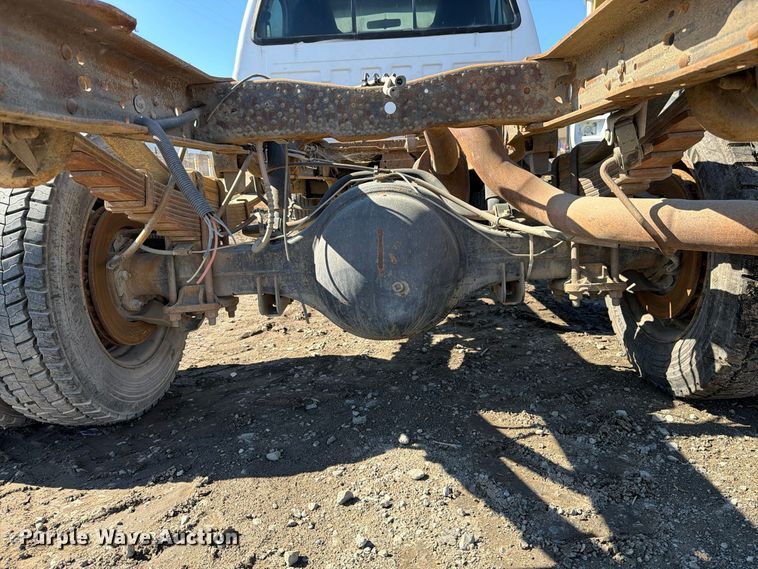 image for item EP3099 2003 Ford F550 Super Duty truck cab and chassis