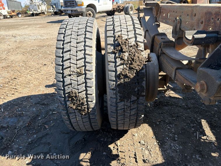 image for item EP3099 2003 Ford F550 Super Duty truck cab and chassis