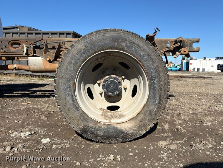 image for item EP3099 2003 Ford F550 Super Duty truck cab and chassis