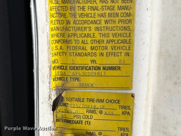 image for item EP3099 2003 Ford F550 Super Duty truck cab and chassis