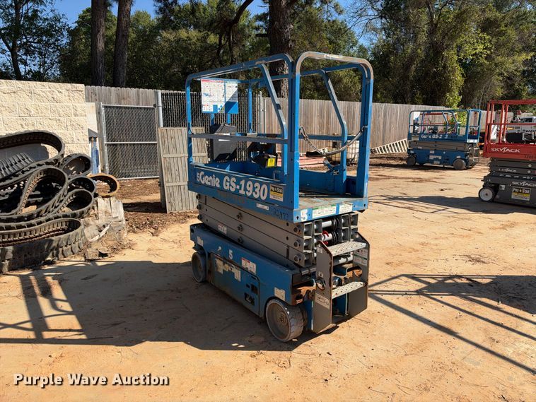 image for item ES8220 2019 Genie GS-1930 scissor lift