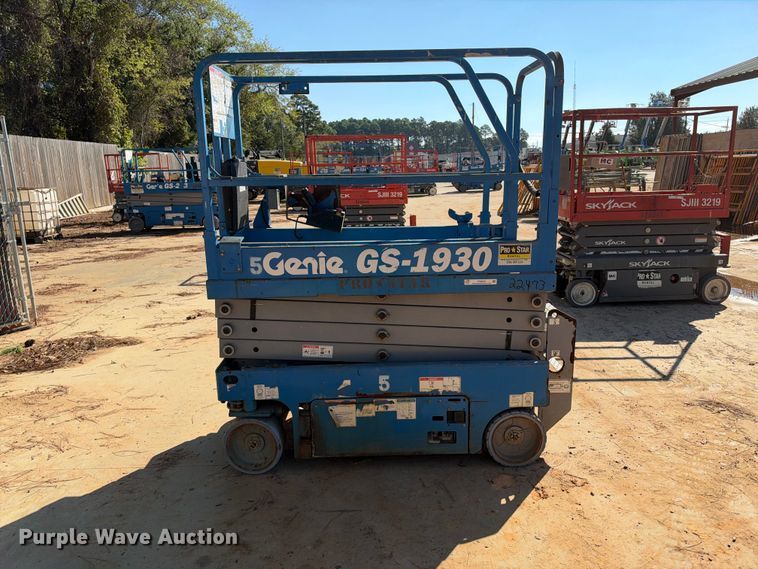 image for item ES8220 2019 Genie GS-1930 scissor lift