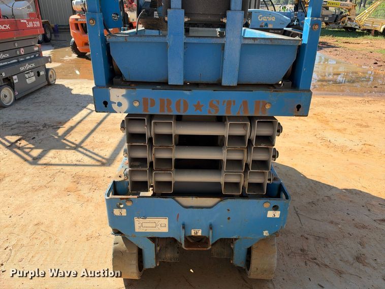 image for item ES8220 2019 Genie GS-1930 scissor lift