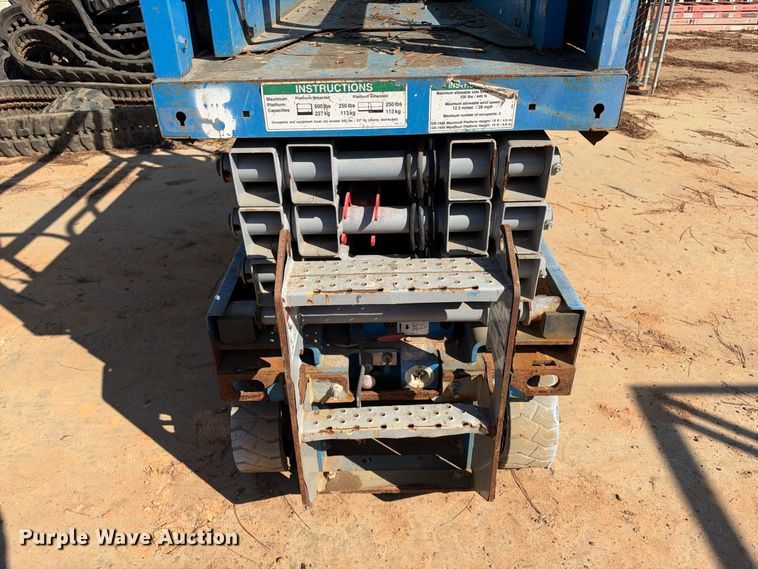 image for item ES8220 2019 Genie GS-1930 scissor lift
