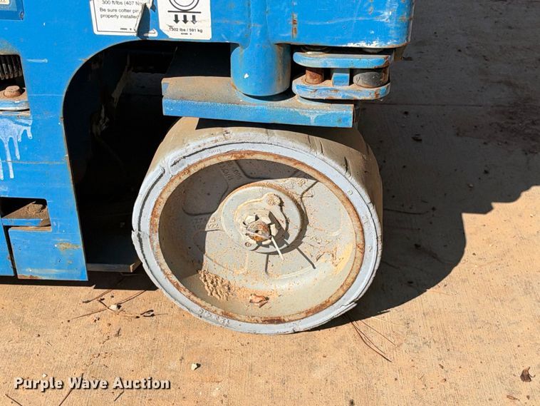 image for item ES8220 2019 Genie GS-1930 scissor lift