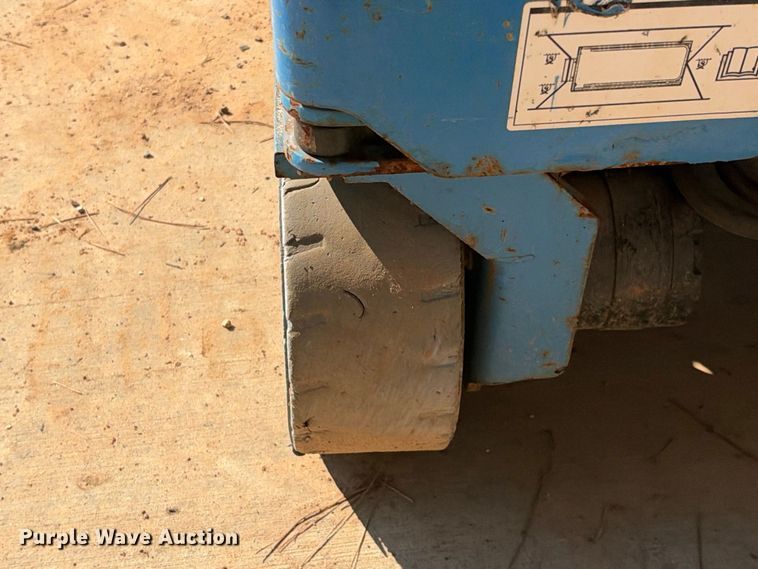 image for item ES8220 2019 Genie GS-1930 scissor lift