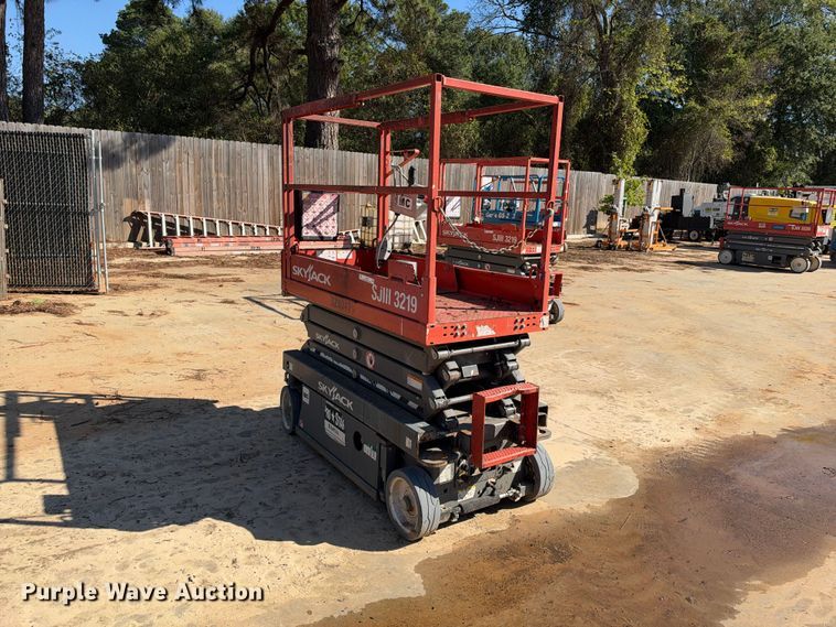image for item ES8221 2012 Skyjack SJIII-3219 scissor lift
