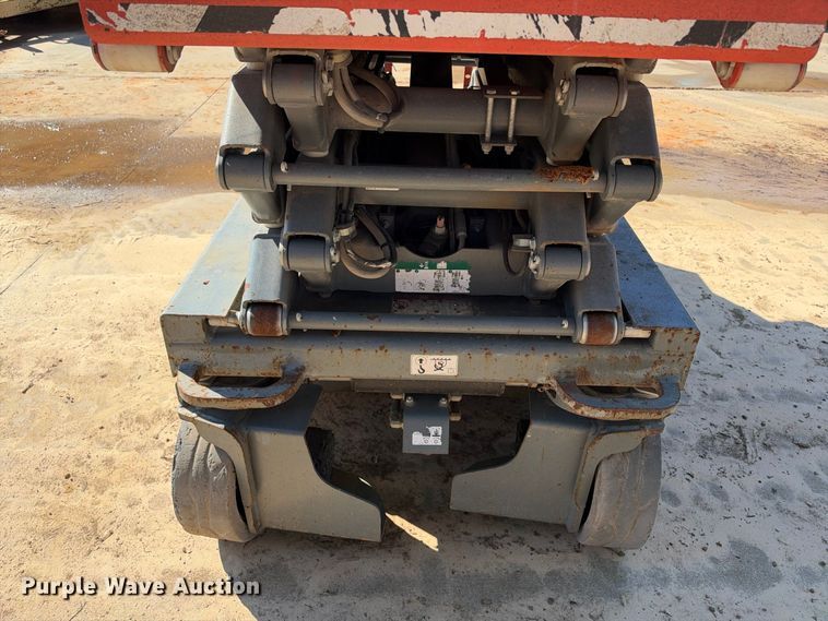 image for item ES8221 2012 Skyjack SJIII-3219 scissor lift