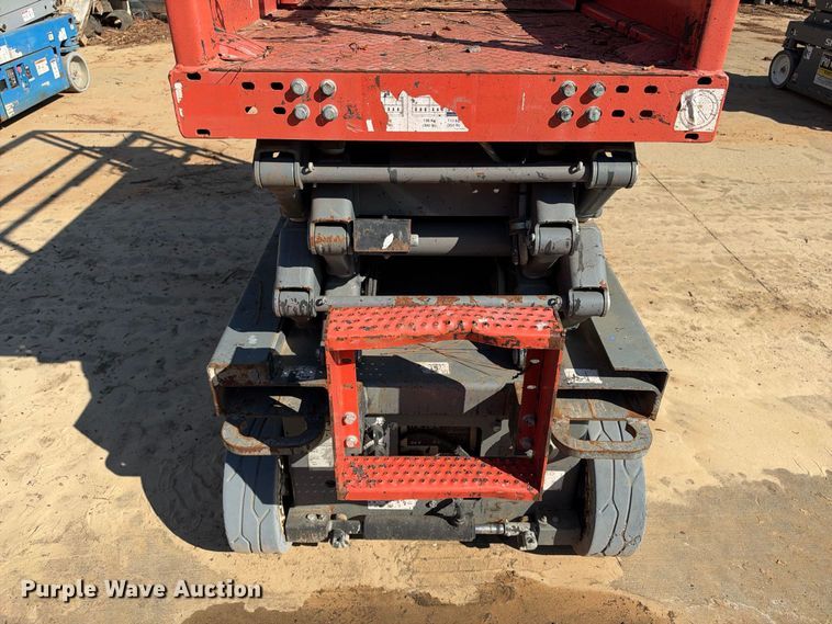image for item ES8221 2012 Skyjack SJIII-3219 scissor lift