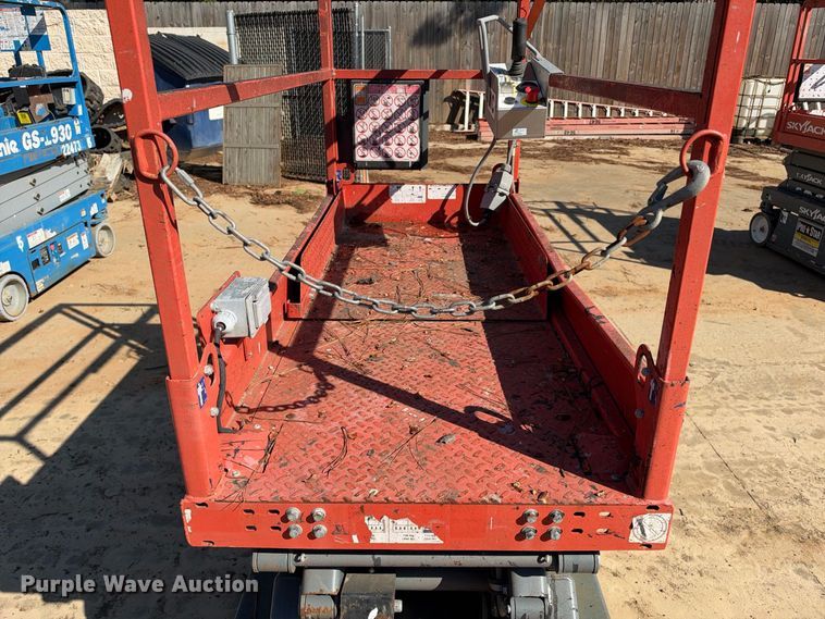 image for item ES8221 2012 Skyjack SJIII-3219 scissor lift