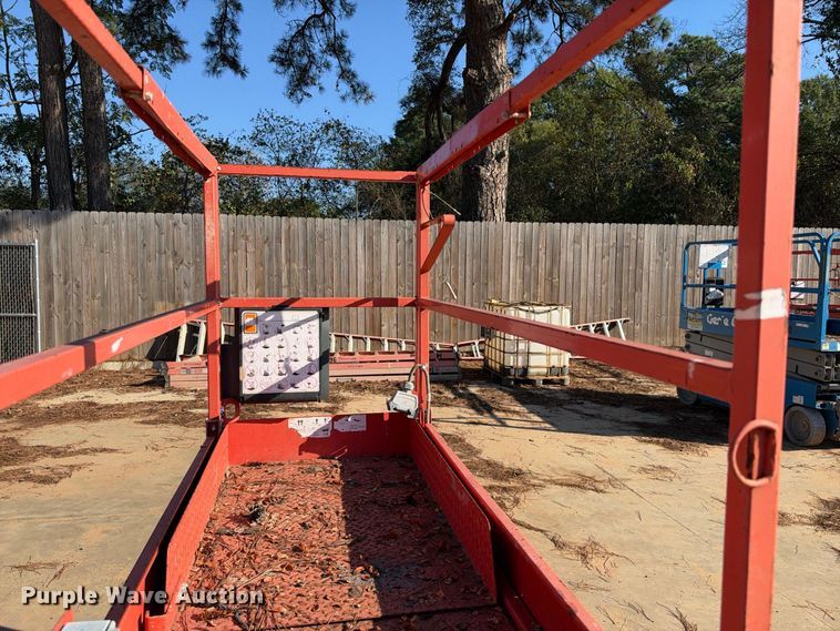 image for item ES8222 2018 Skyjack SJIII-3219 scissor lift