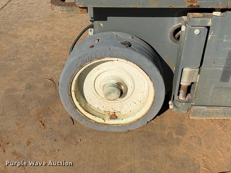 image for item ES8222 2018 Skyjack SJIII-3219 scissor lift