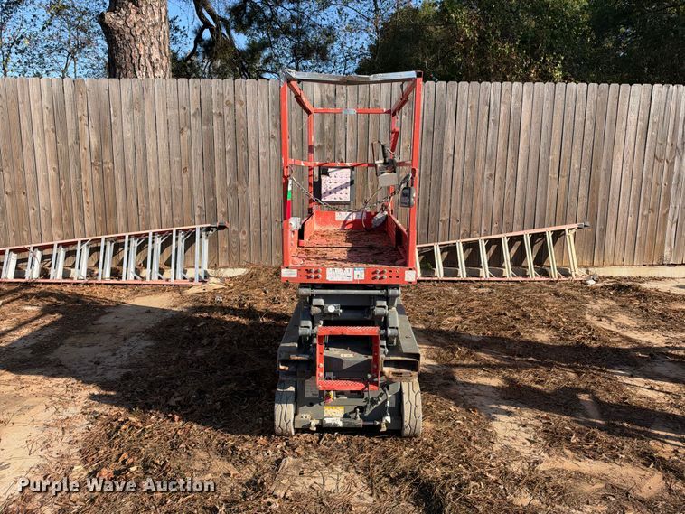 image for item ES8225 2018 Skyjack SJIII-3219 scissor lift