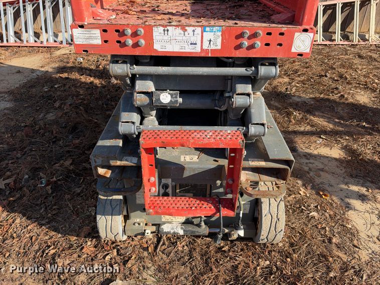 image for item ES8225 2018 Skyjack SJIII-3219 scissor lift