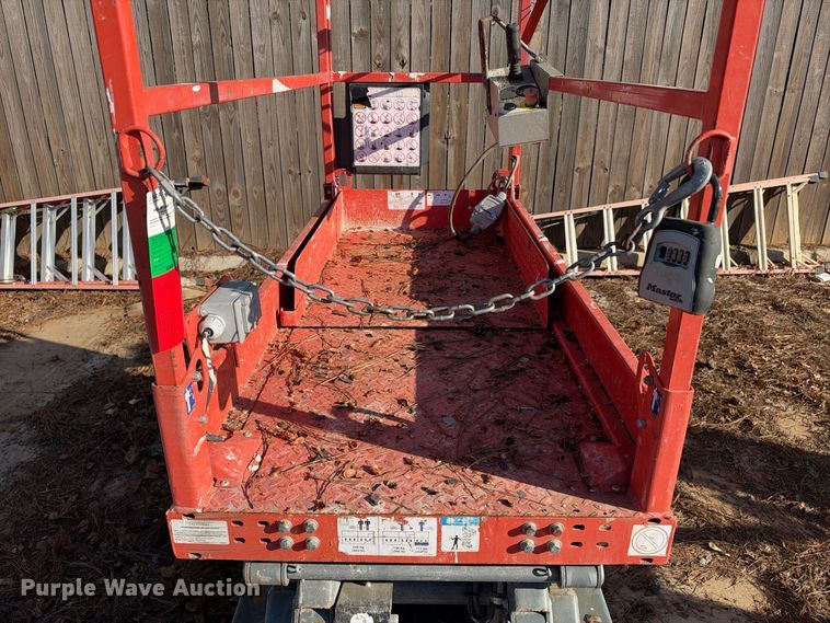 image for item ES8225 2018 Skyjack SJIII-3219 scissor lift