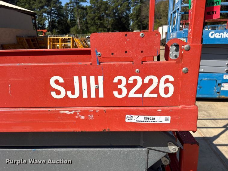 image for item ES8228 2018 Skyjack SJIII 3226 scissor lift