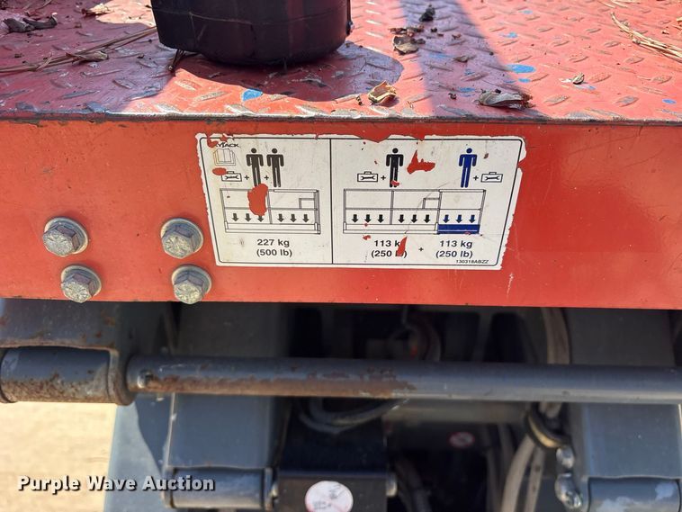 image for item ES8228 2018 Skyjack SJIII 3226 scissor lift