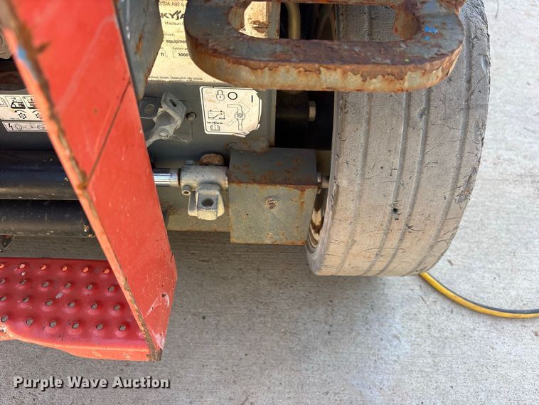 image for item ES8228 2018 Skyjack SJIII 3226 scissor lift