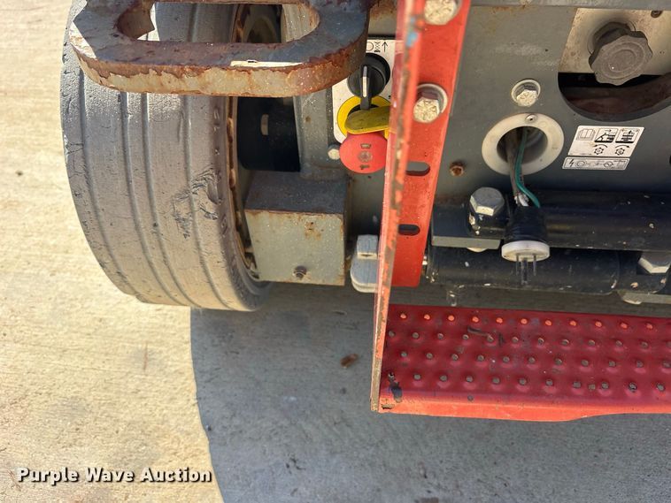 image for item ES8228 2018 Skyjack SJIII 3226 scissor lift