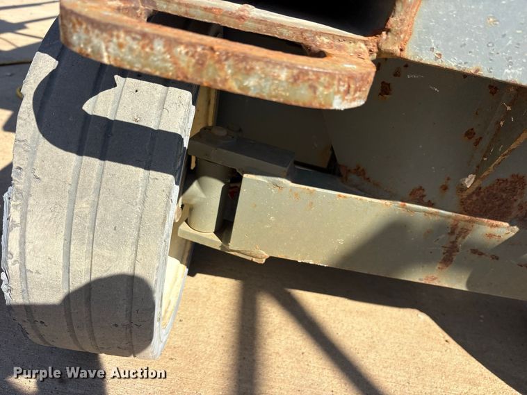image for item ES8228 2018 Skyjack SJIII 3226 scissor lift