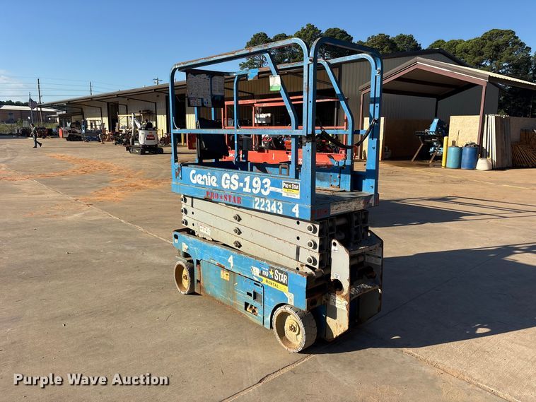 image for item ES8231 1999 Genie GS-1930 scissor lift