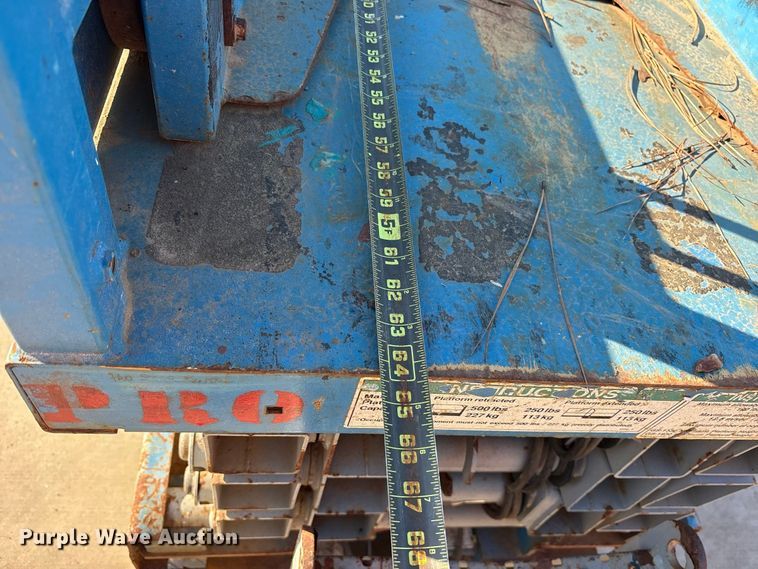image for item ES8231 1999 Genie GS-1930 scissor lift
