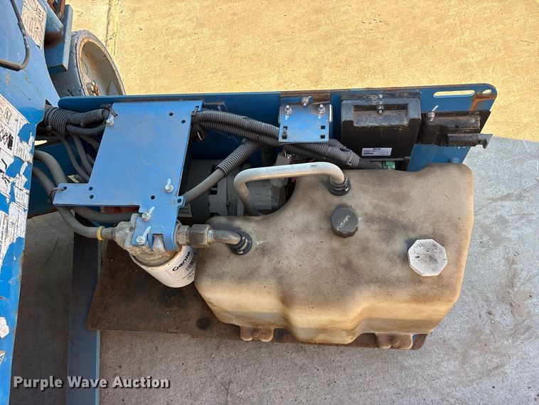 image for item ES8231 1999 Genie GS-1930 scissor lift