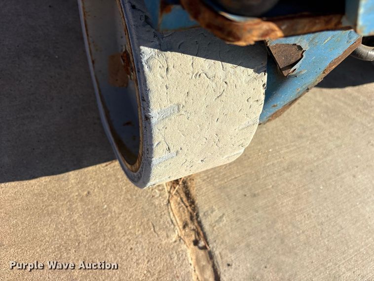 image for item ES8231 1999 Genie GS-1930 scissor lift