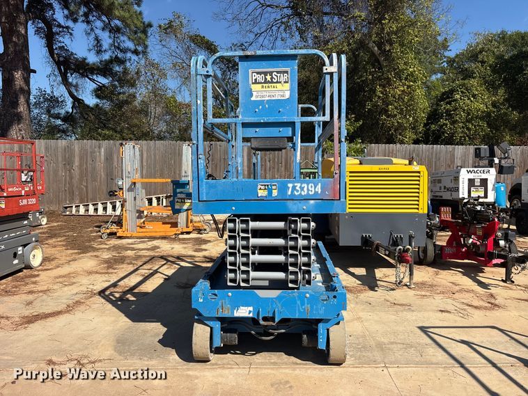 image for item ES8235 2019 Genie GS-3246 scissor lift