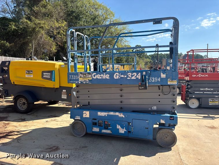 image for item ES8235 2019 Genie GS-3246 scissor lift