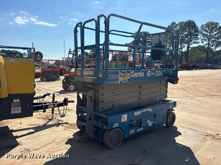 image for item ES8235 2019 Genie GS-3246 scissor lift