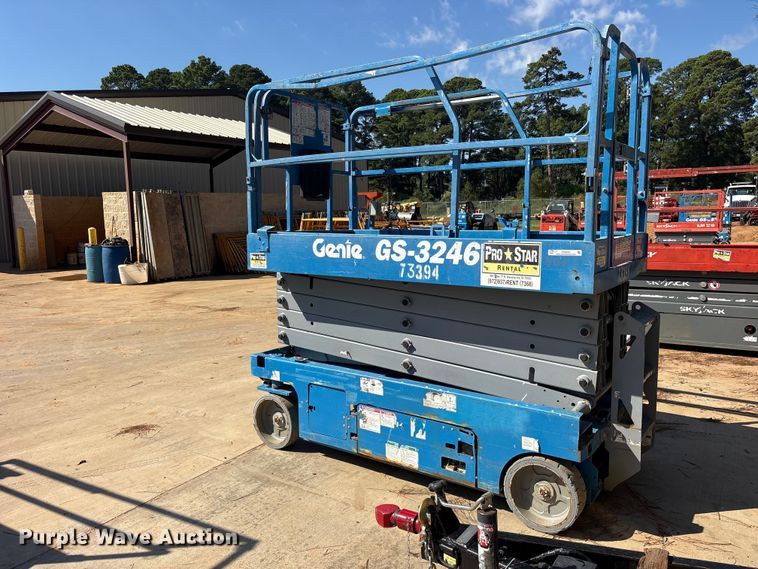 image for item ES8235 2019 Genie GS-3246 scissor lift
