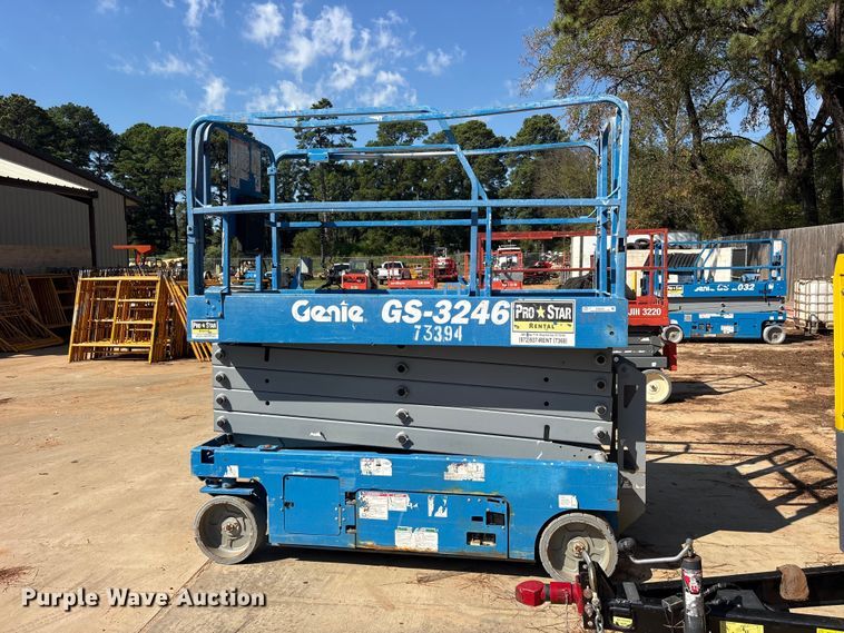 image for item ES8235 2019 Genie GS-3246 scissor lift