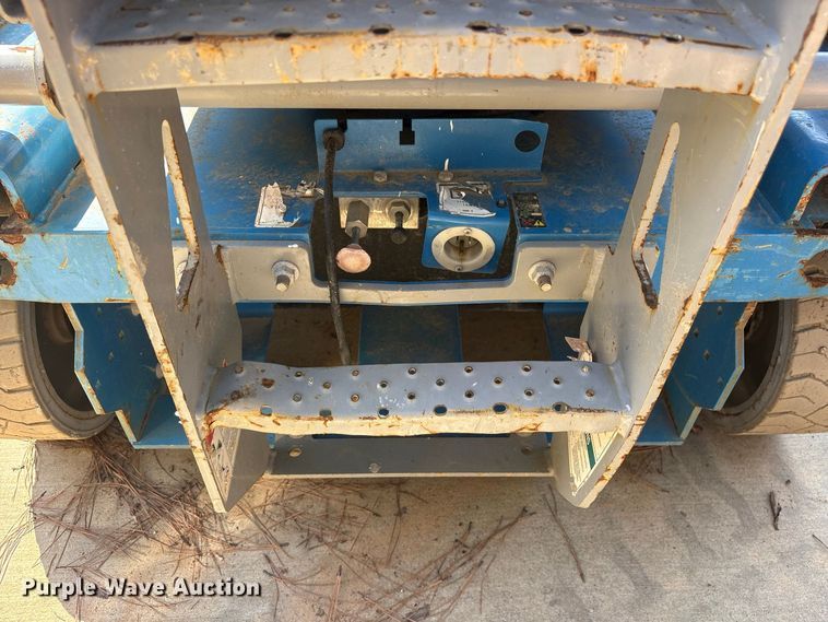 image for item ES8235 2019 Genie GS-3246 scissor lift