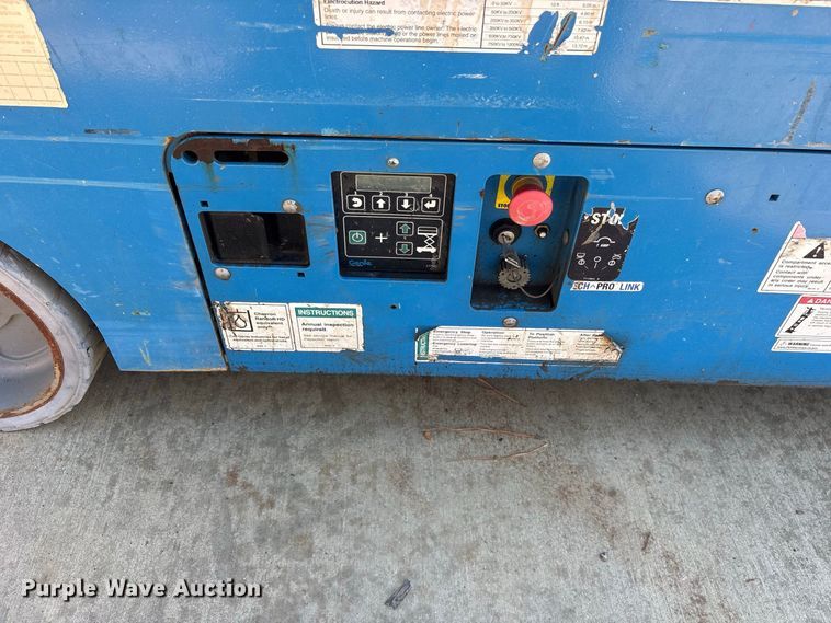 image for item ES8235 2019 Genie GS-3246 scissor lift