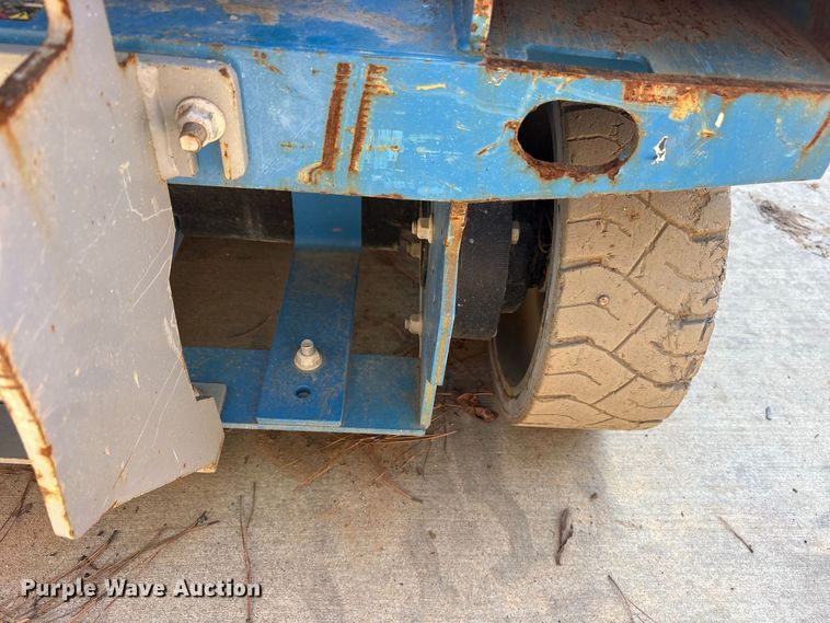 image for item ES8235 2019 Genie GS-3246 scissor lift