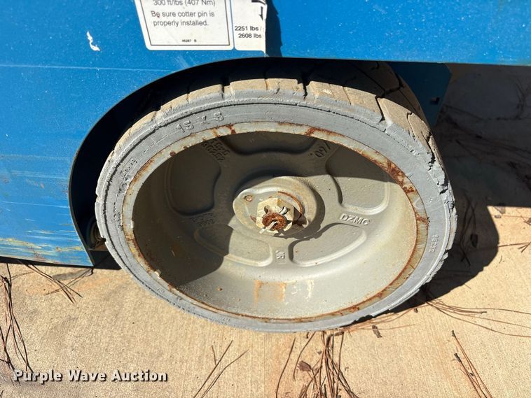 image for item ES8235 2019 Genie GS-3246 scissor lift