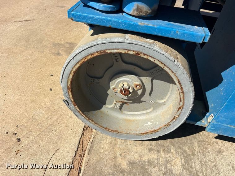 image for item ES8235 2019 Genie GS-3246 scissor lift