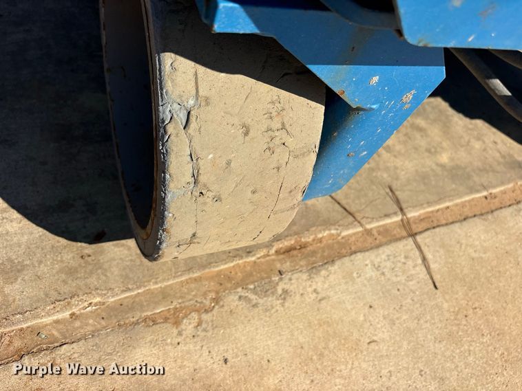 image for item ES8235 2019 Genie GS-3246 scissor lift