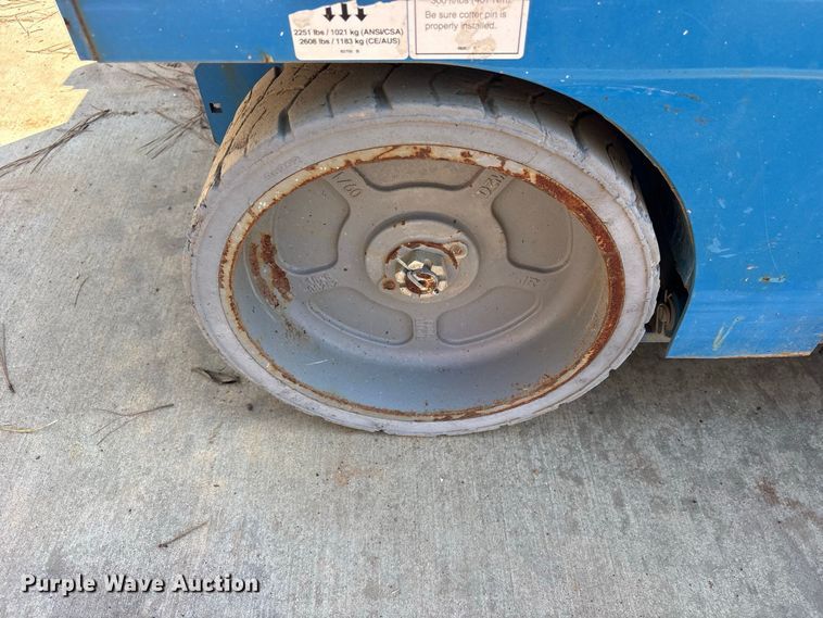 image for item ES8235 2019 Genie GS-3246 scissor lift