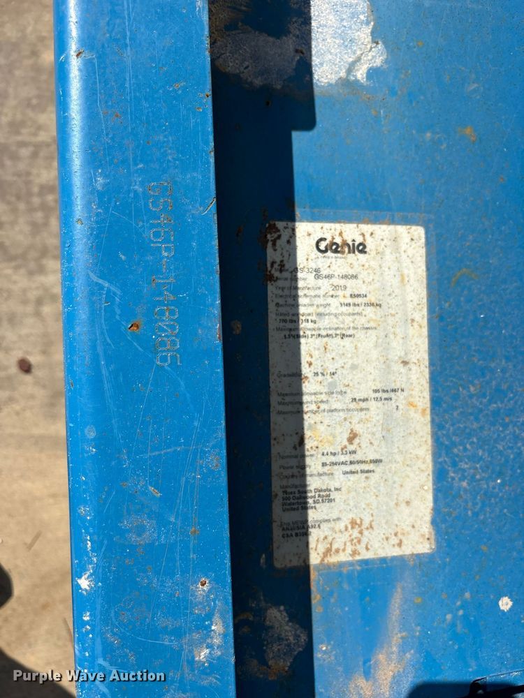 image for item ES8235 2019 Genie GS-3246 scissor lift