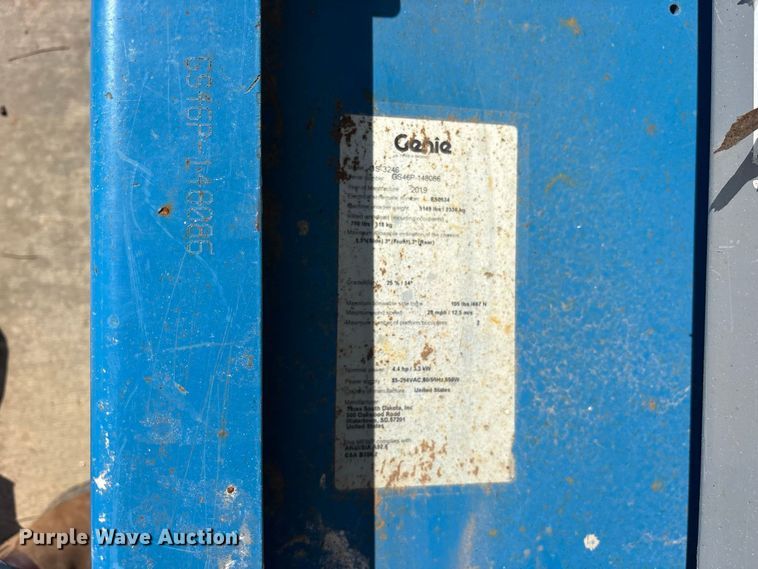 image for item ES8235 2019 Genie GS-3246 scissor lift