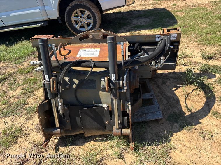 image for item ES8249 2020 Bobcat 24PLA skid steer cold planer