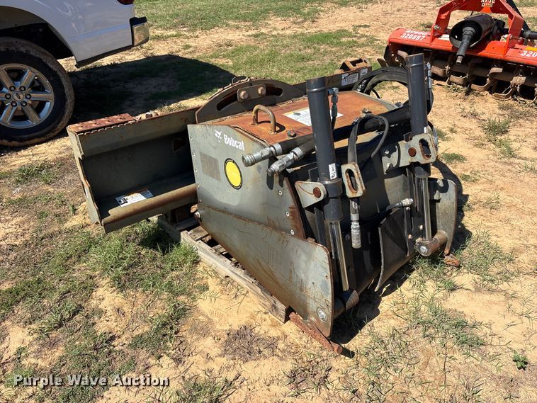 image for item ES8249 2020 Bobcat 24PLA skid steer cold planer