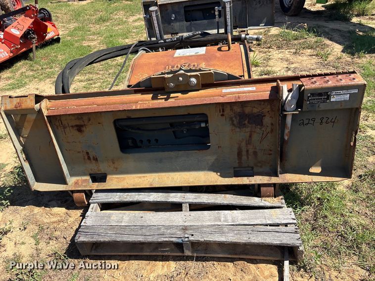 image for item ES8249 2020 Bobcat 24PLA skid steer cold planer
