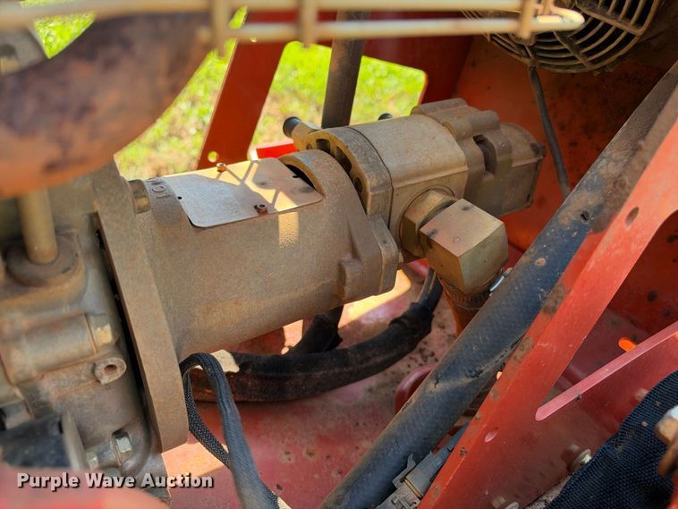 image for item ES8258 2018 Ditch Witch C16X trencher