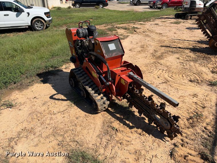 image for item ES8269 2019 Ditch Witch C24X trencher